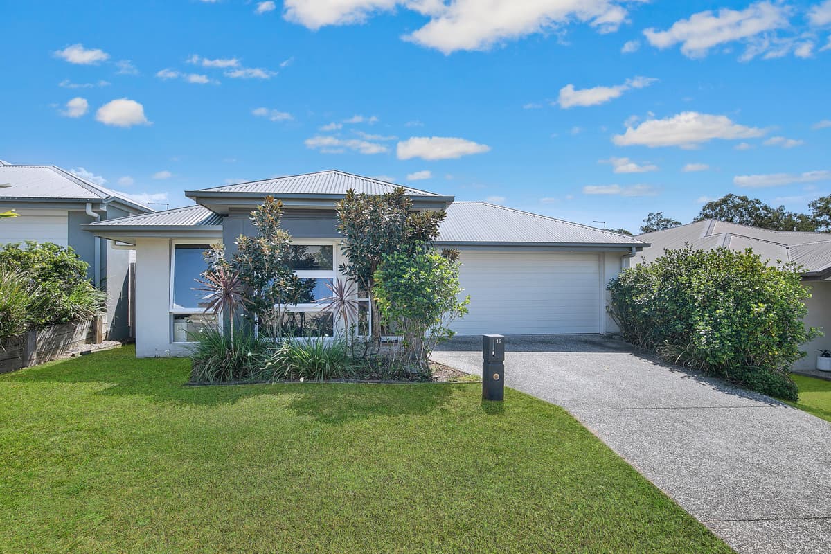 Great investment opportunity with 4 bedrooms, multiple living areas and ducted air-conditioning!