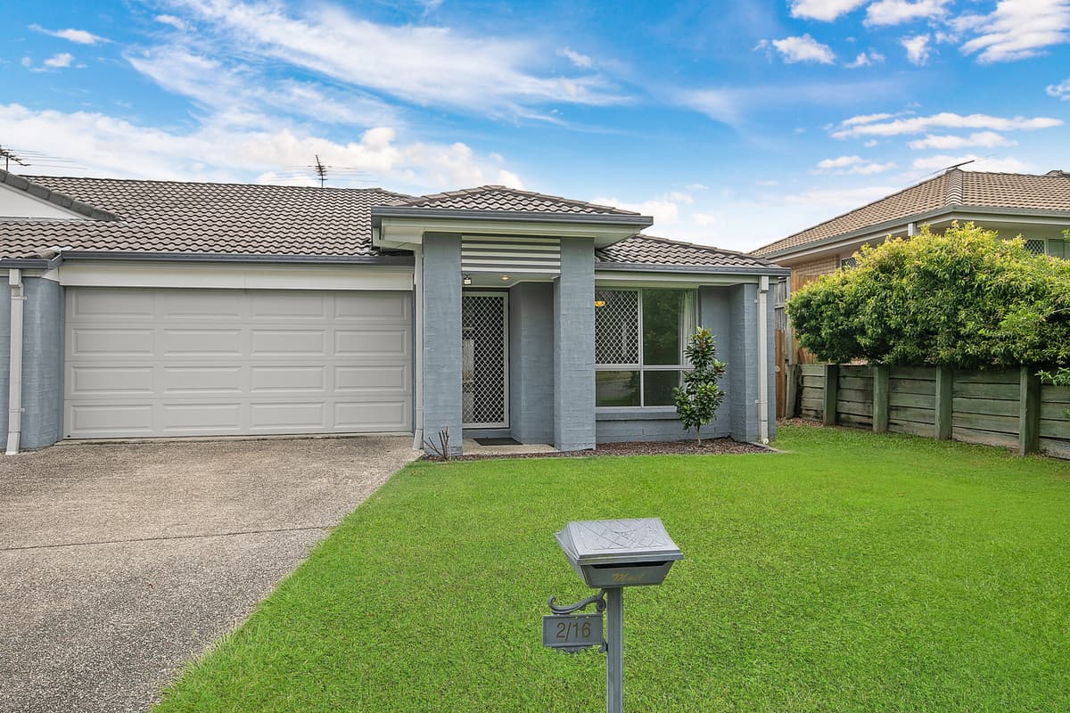 Spacious three bedroom duplex!