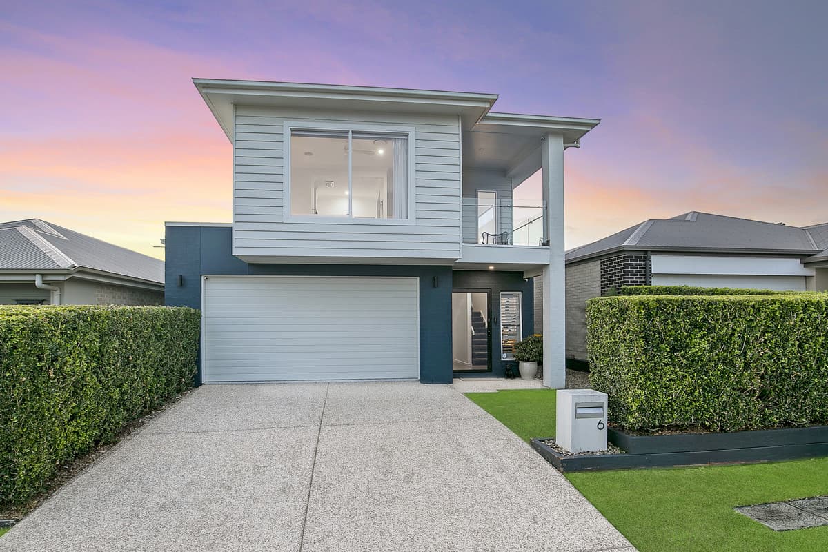 4 bedrooms executive home + study, multiple living areas and stunning entertaining area!
