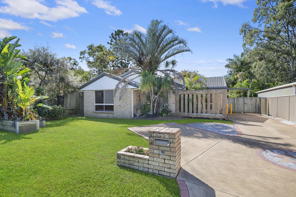 Spacious family home with multiple indoor & outdoor Spaces, large powered shed
