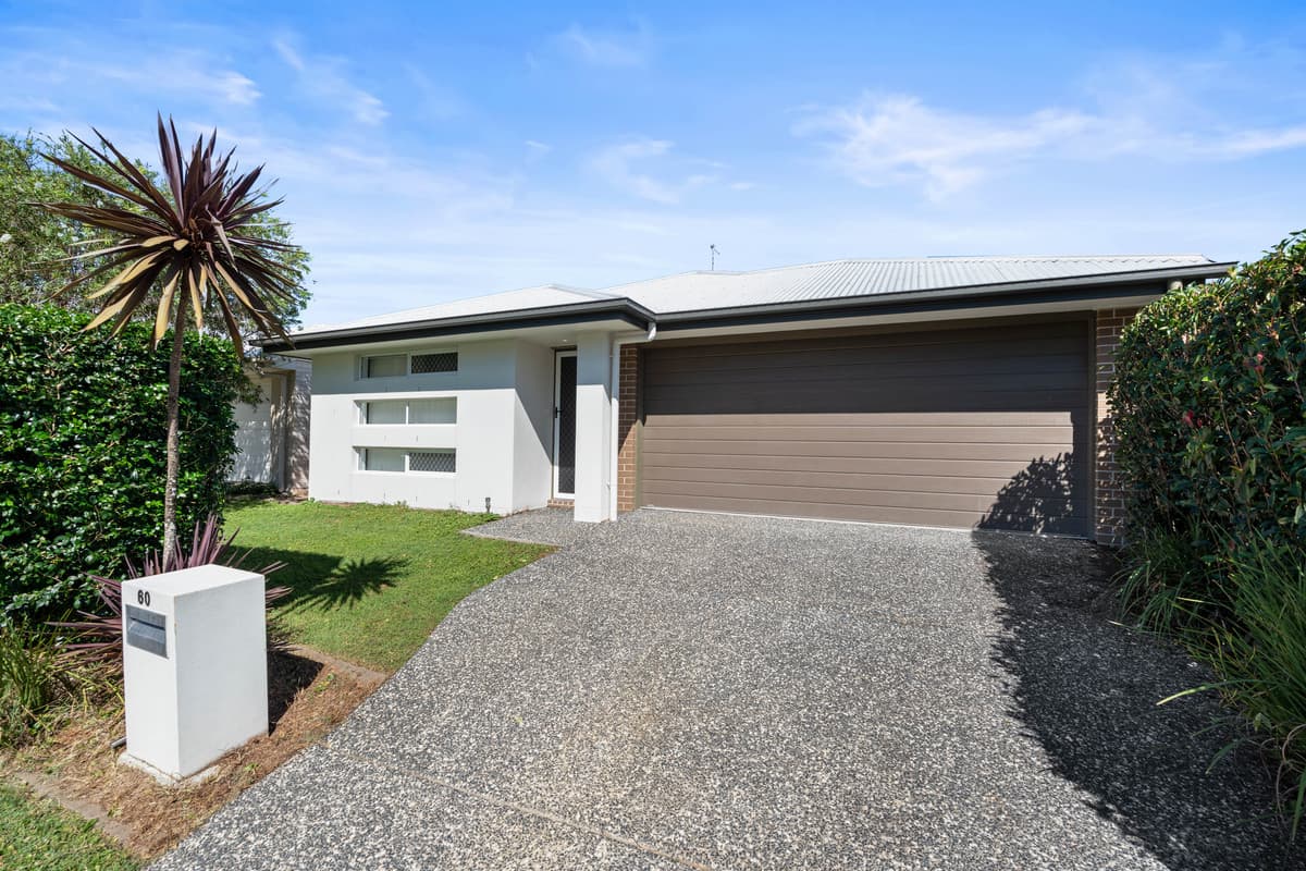 Neat family home with spacious living close to all amenities!