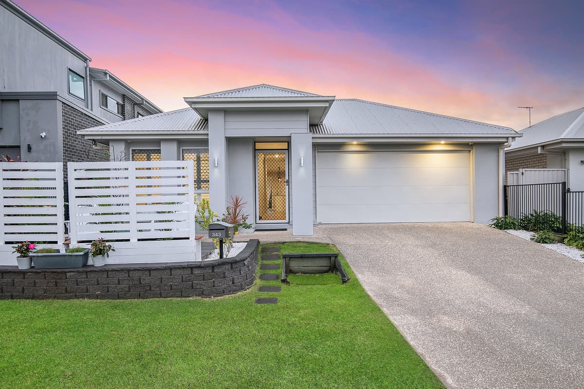 Gorgeous four-bedroom ex display home with dual living areas, ducted a/c, study nook & beautiful backyard!