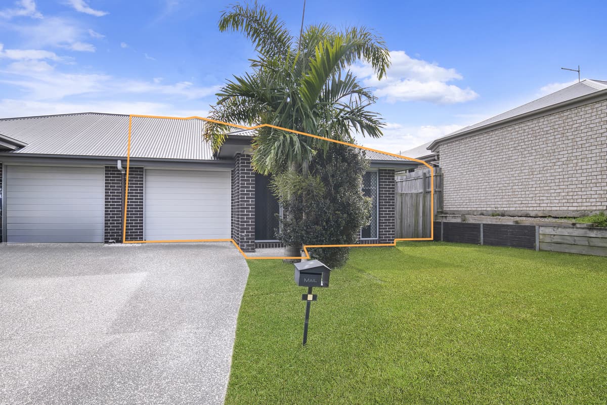 Modern low-set 3 bedroom duplex that is close to everything!