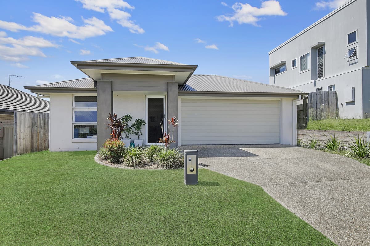 Lovely four bedroom family home on low maintenance block!