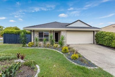 Family Home on great size block with Side Access!