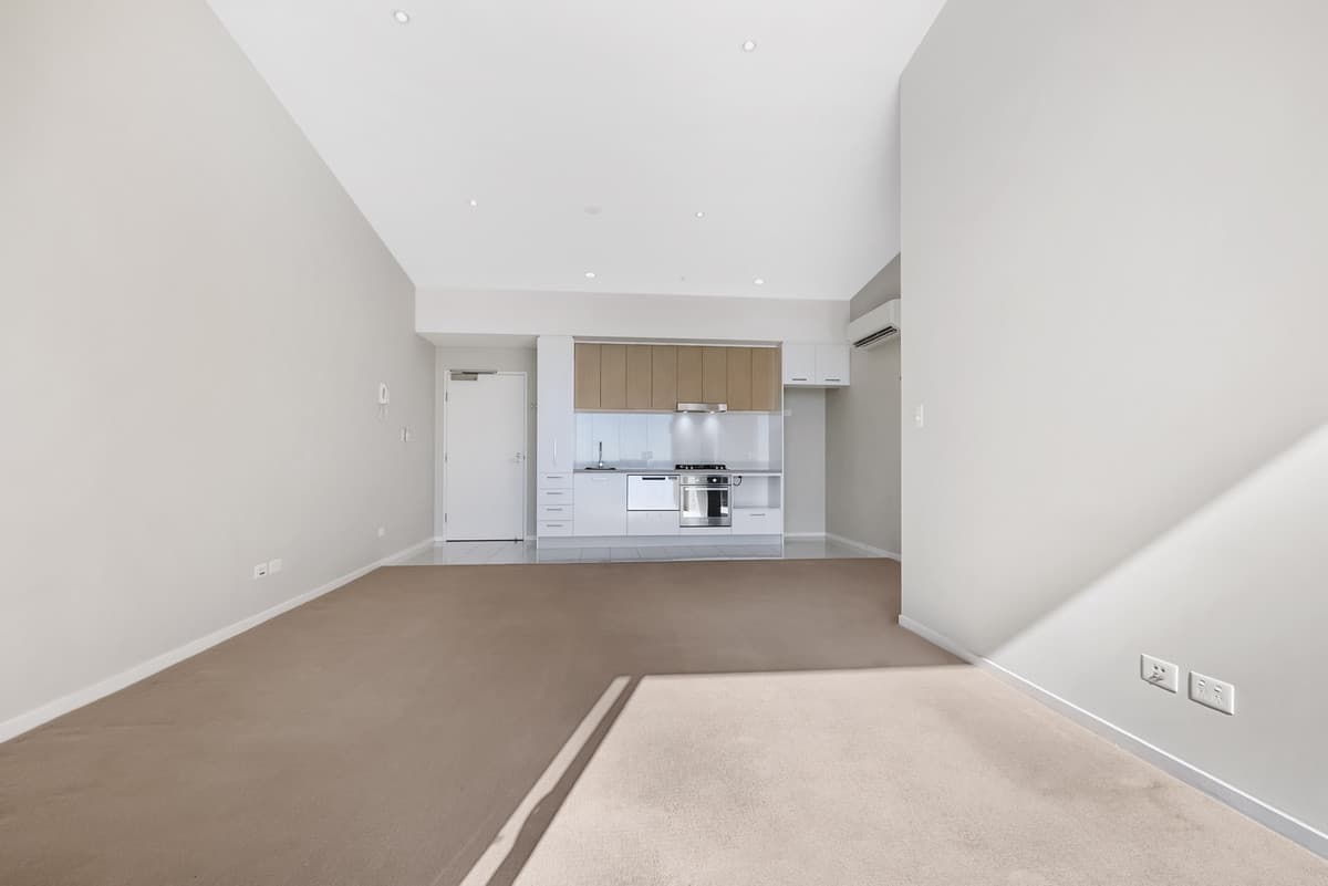 Gorgeous well appointed apartment in Portside Wharf!