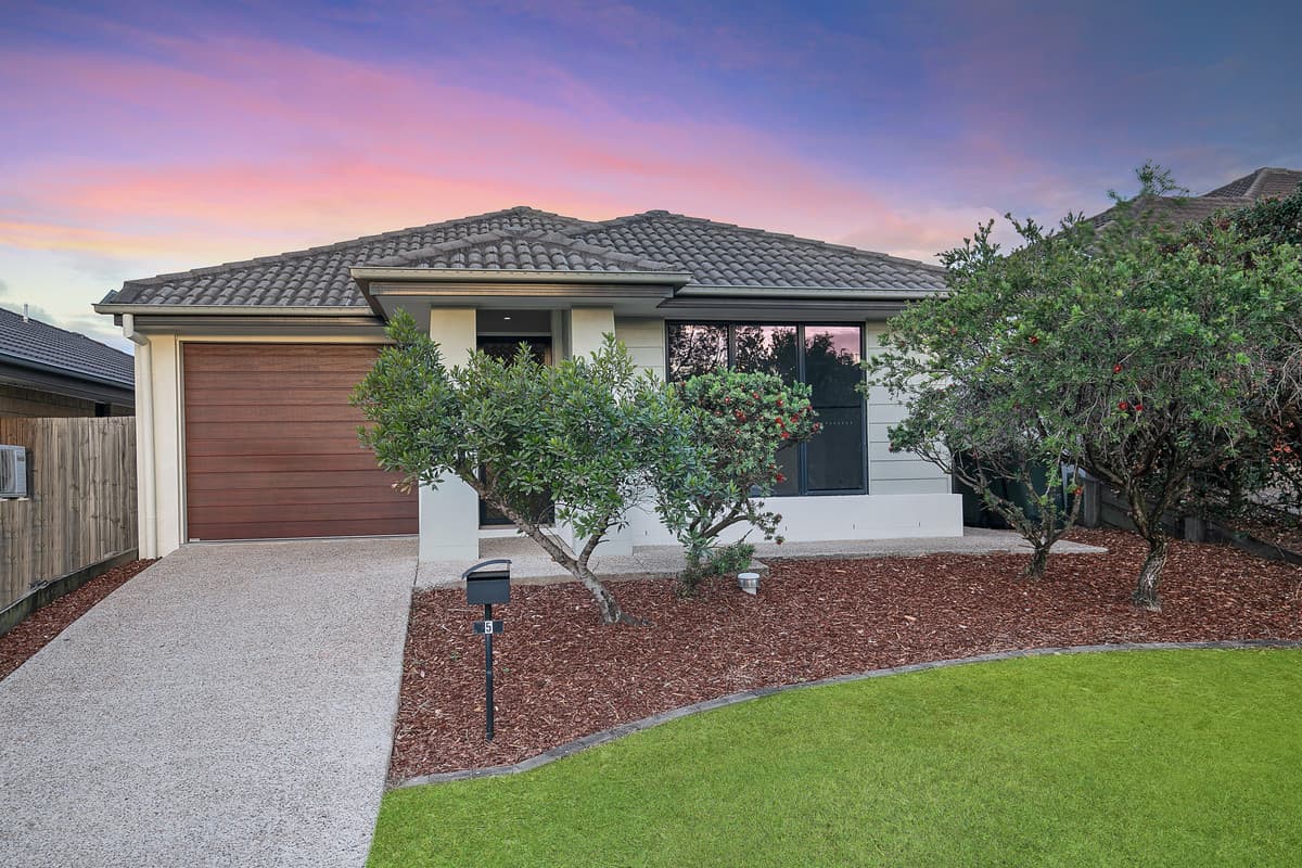 Freshly Updated, Vacant & Ready to Move In!