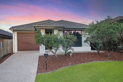 Freshly Updated, Vacant & Ready to Move In!