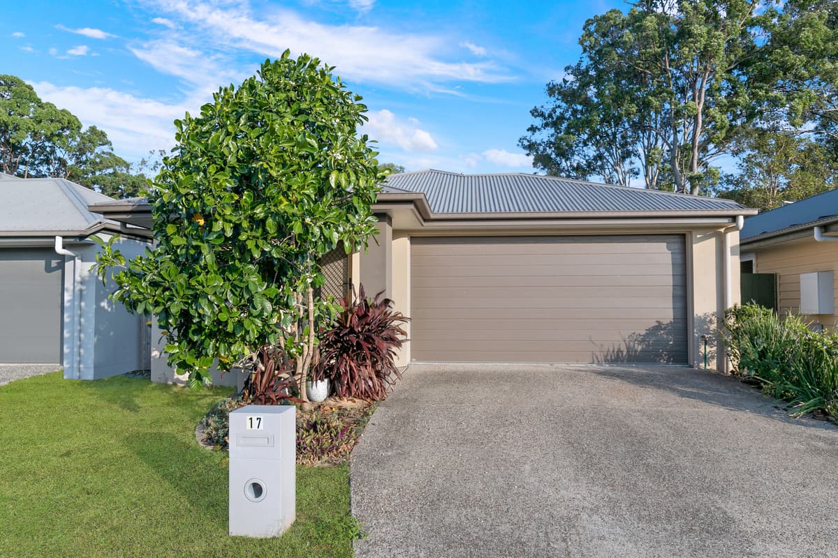 4 bedroom home + study in Riverbreeze Estate!
