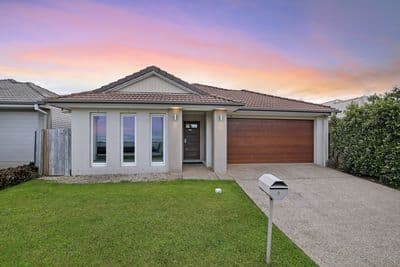 Spacious Family Home with Multiple Living Areas and an Expansive Alfresco!