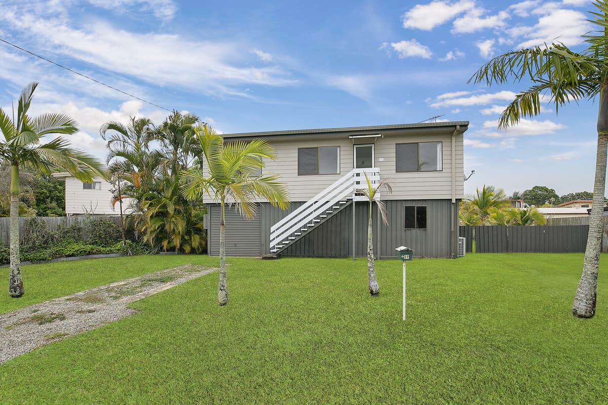 Highset home with big backyard and side access!