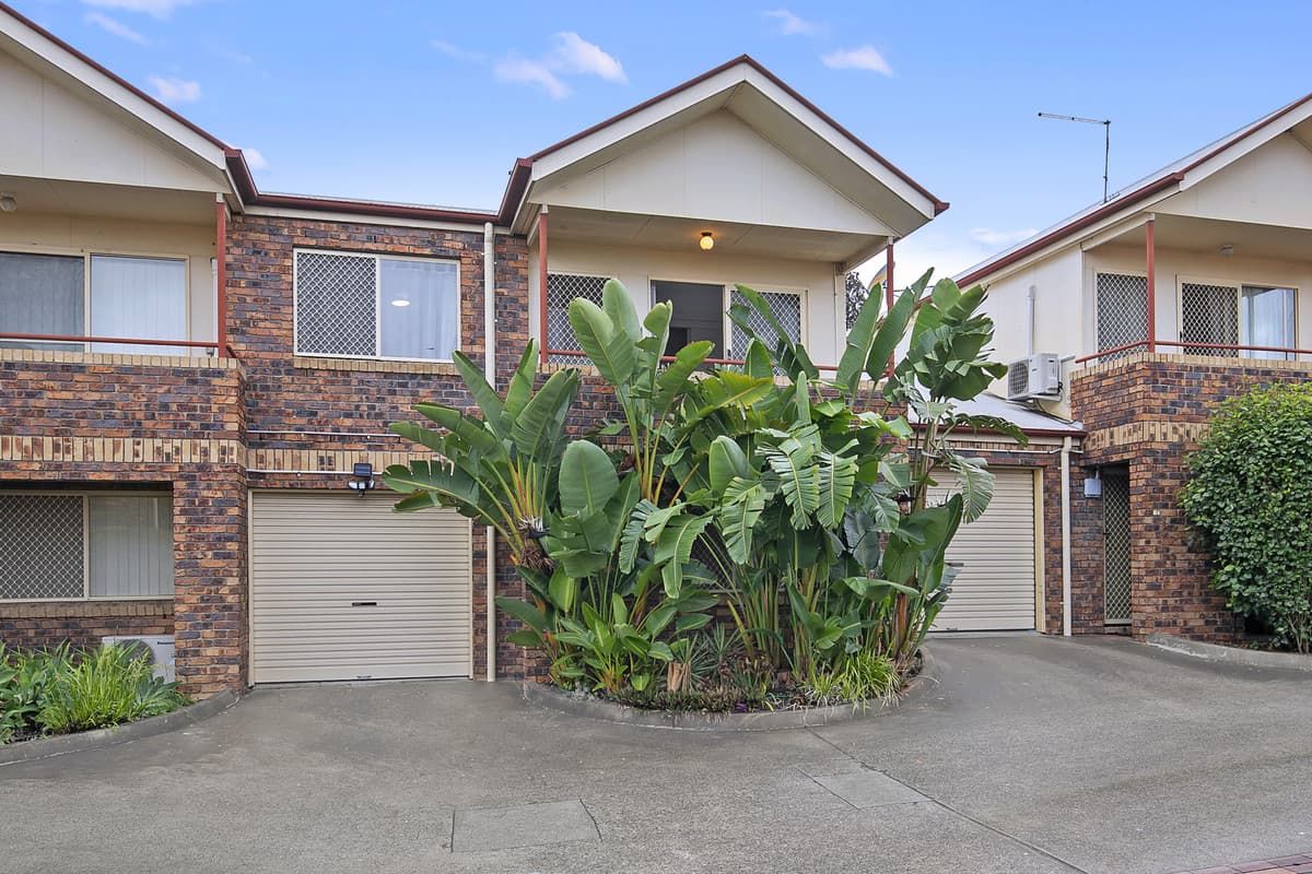Spacious Three-Bedroom Townhouse in a Convenient Location!